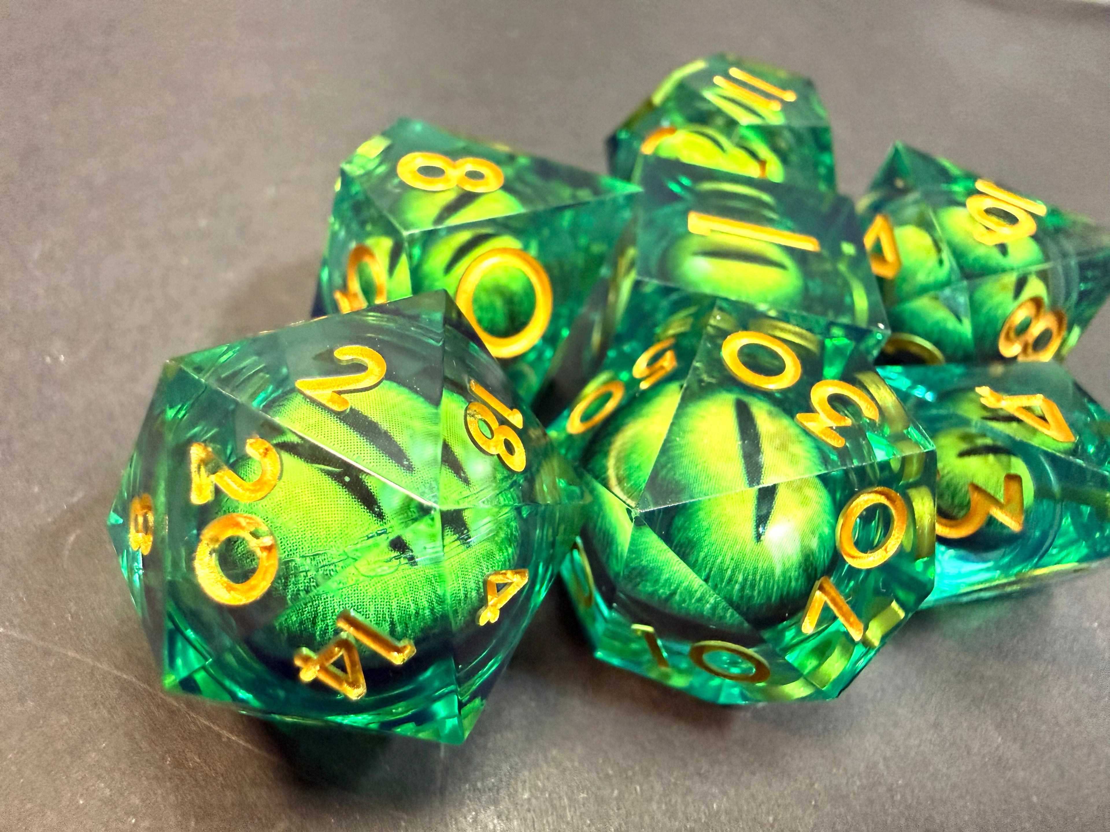 Green Monster’s Rotating Eye Resin Dice Set 7PCS
