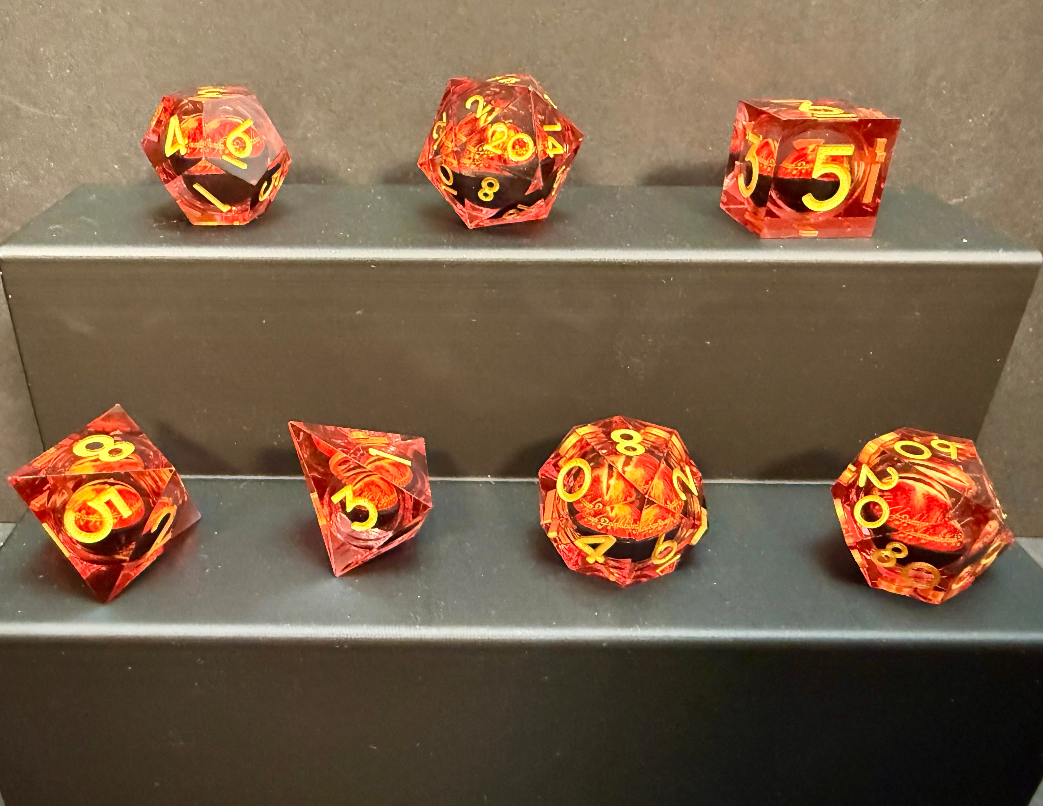 Eye of Sauron Lord of the Rings Red & Gold Dice Set 7PCS