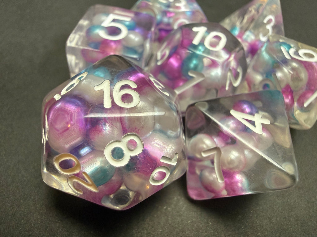 Fanroll 16mm Resin Poly Pearl Gradient: Purple/White/Teal Dice Set