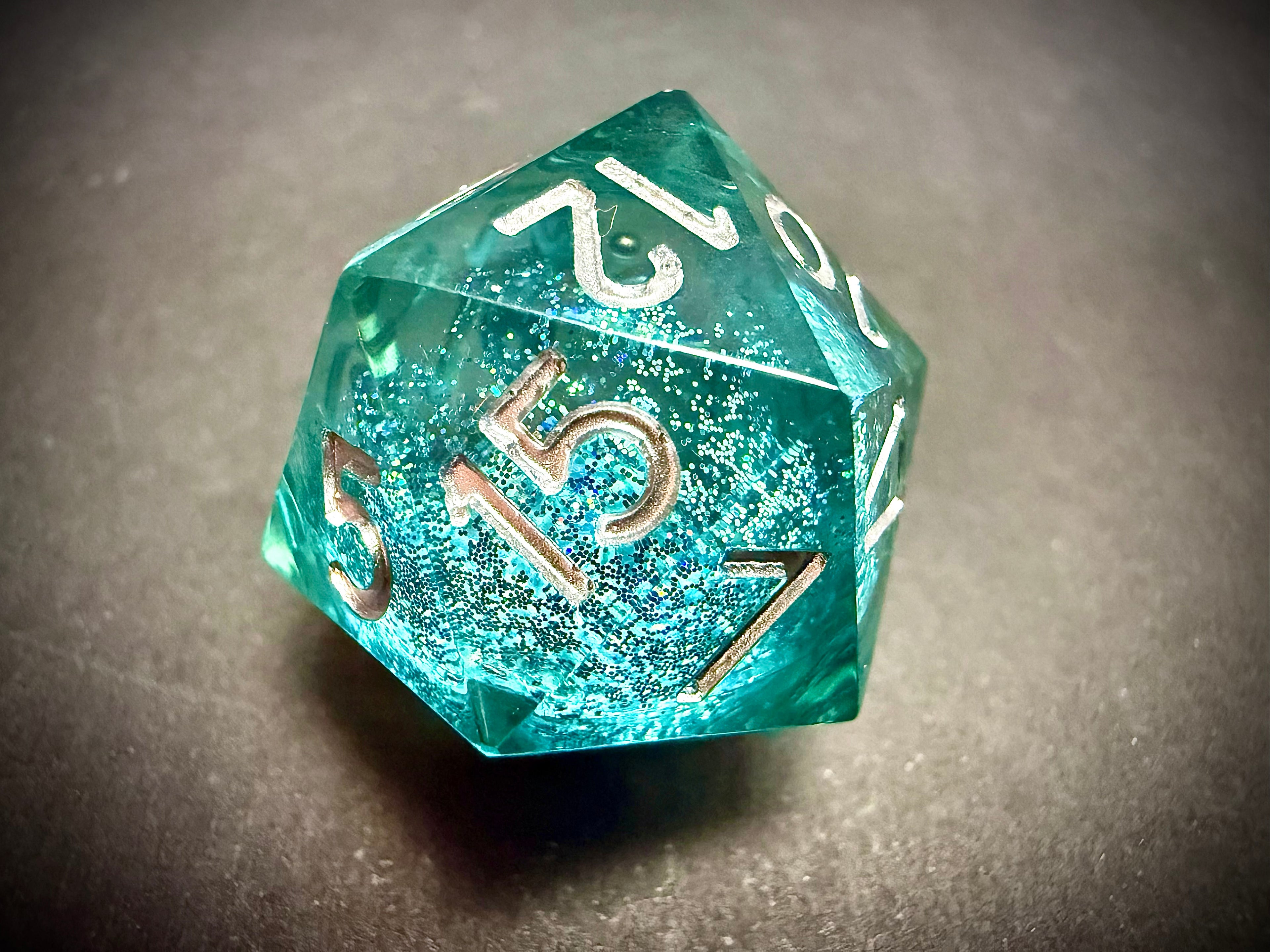 Fanroll Elixir Liquid Core D20 Dice: Teal Shimmer