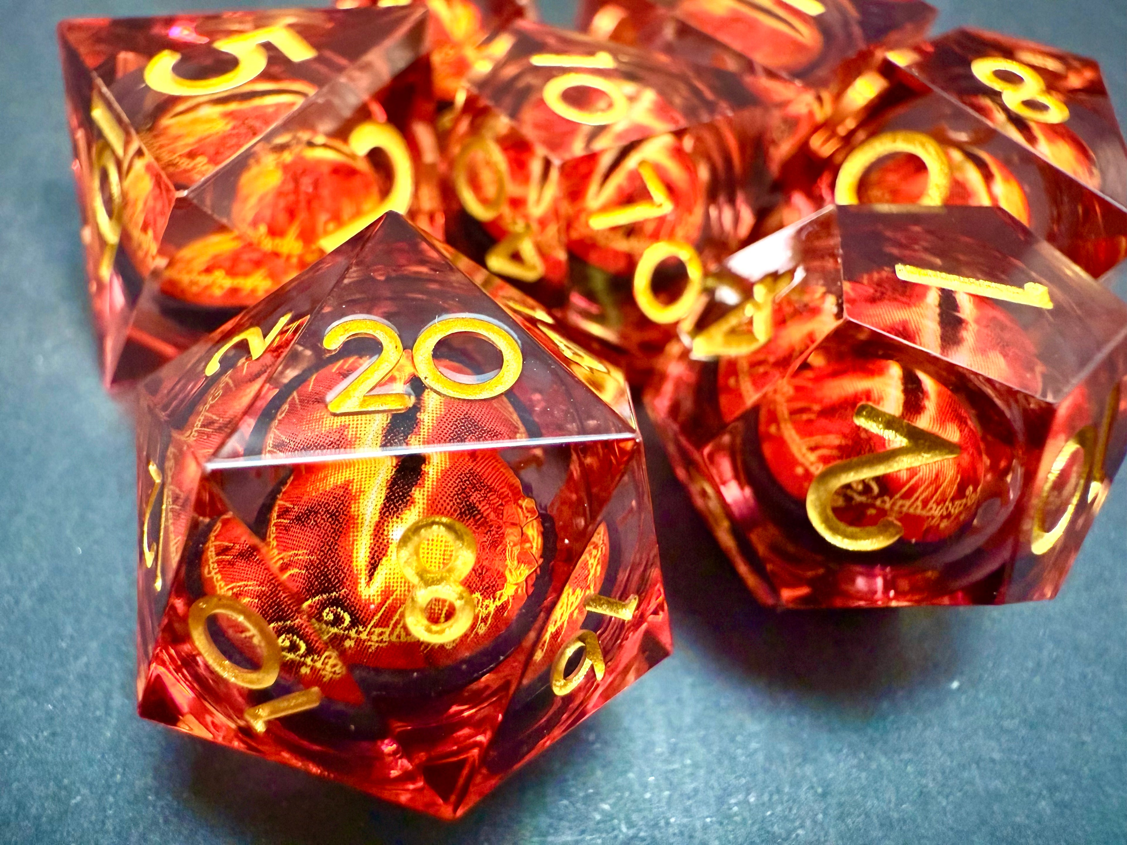 Eye of Sauron Lord of the Rings Red & Gold Dice Set 7PCS