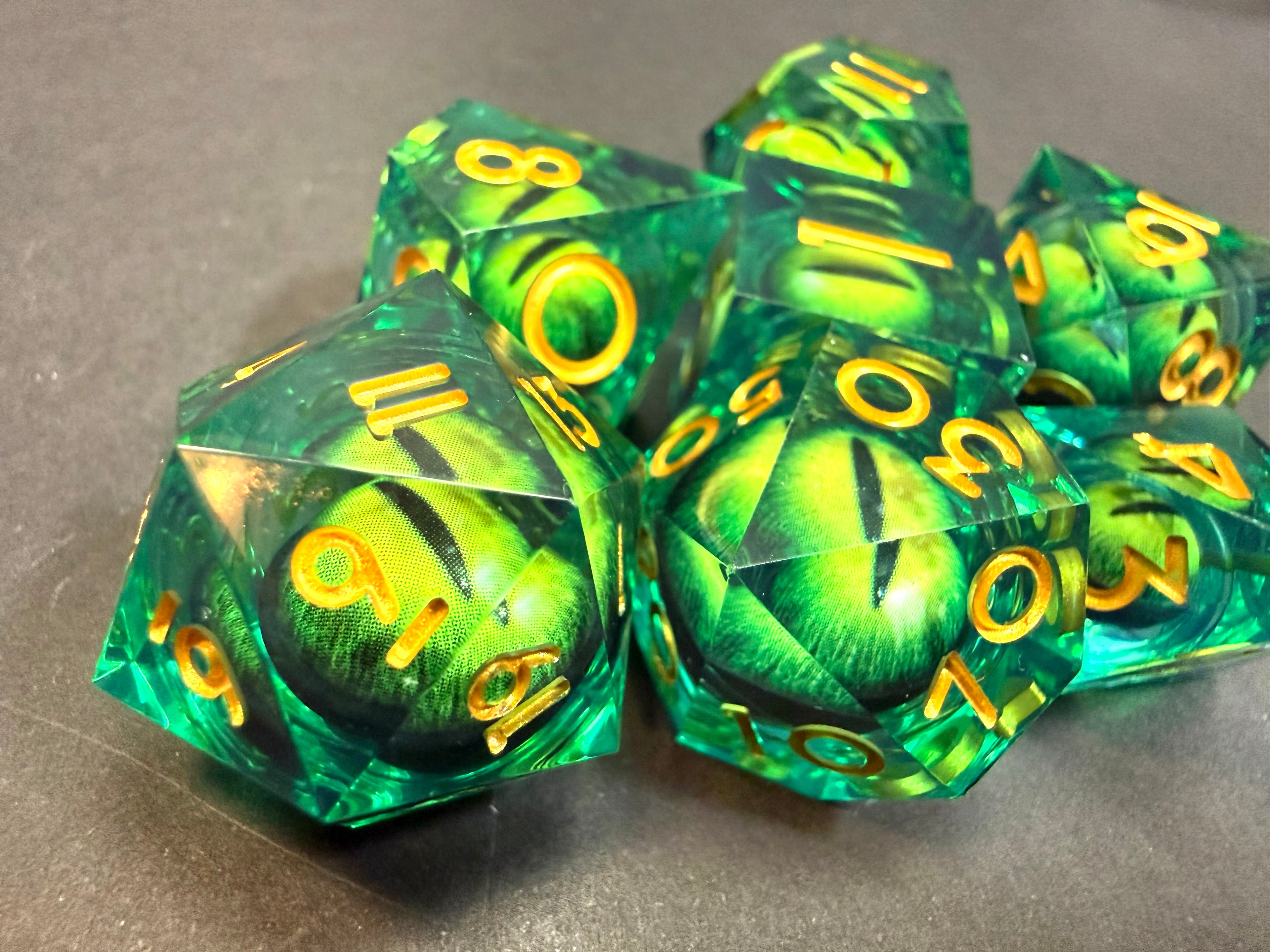 Green Monster’s Rotating Eye Resin Dice Set 7PCS