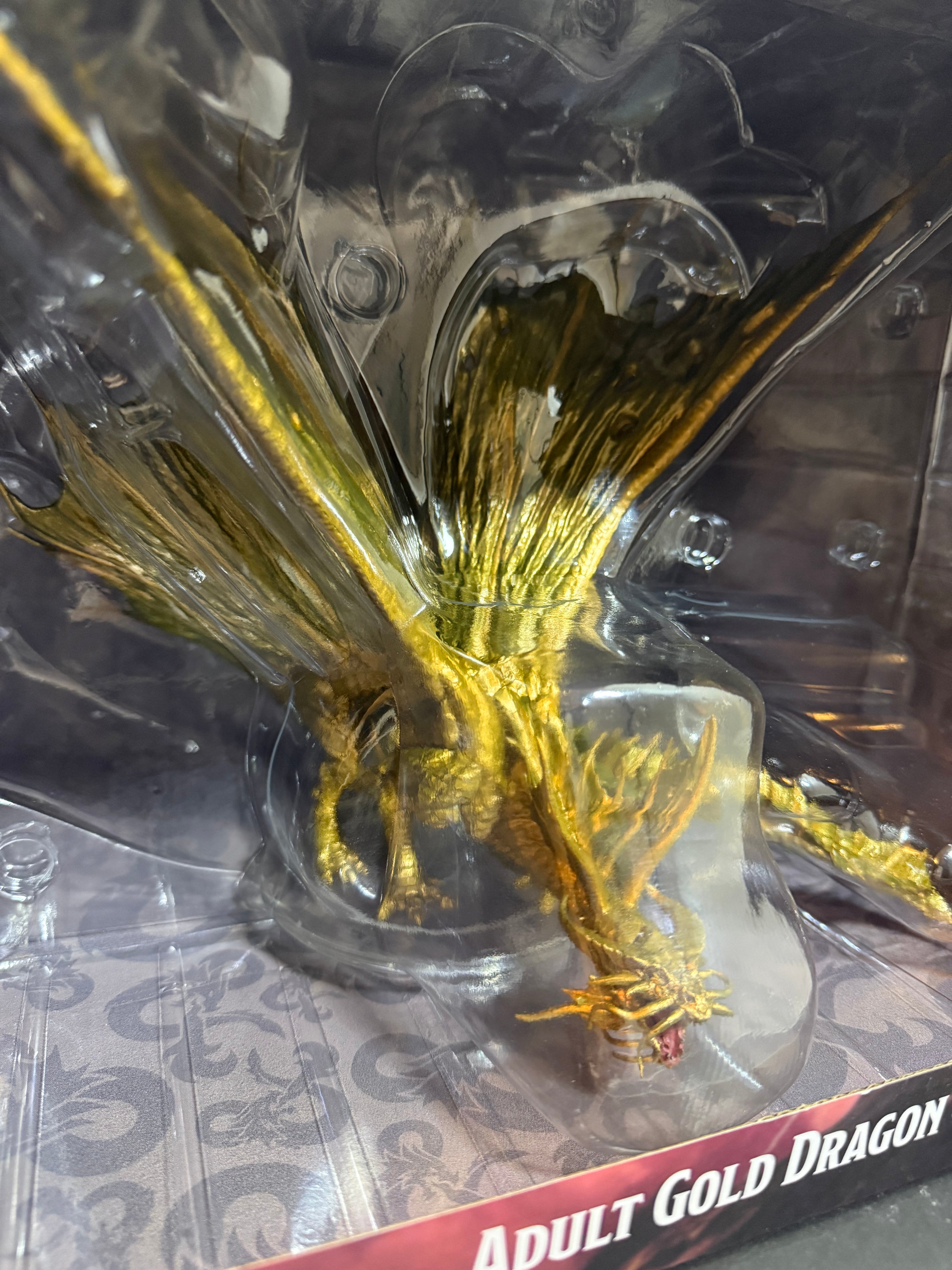 WizKids Dungeons and Dragons Icons of The Realms Adult Gold Dragon Figure Miniature