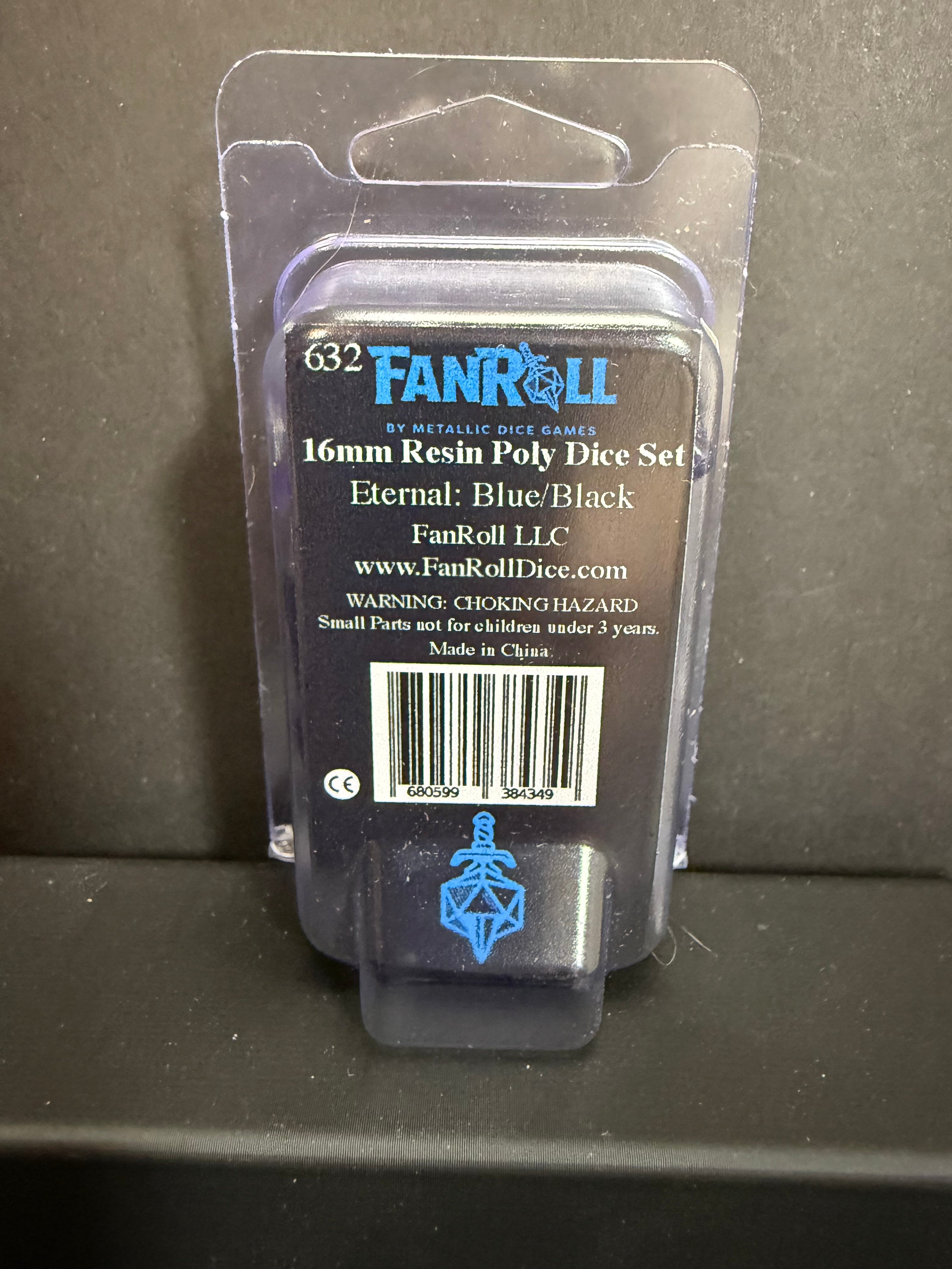 Fanroll 16mm Resin Poly Eternal: Glitter Blue/Black Dice Set