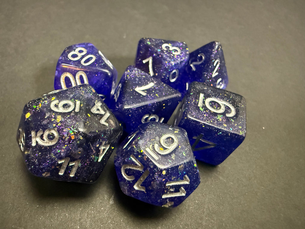 Fanroll 16mm Resin Poly Eternal: Glitter Blue/Black Dice Set