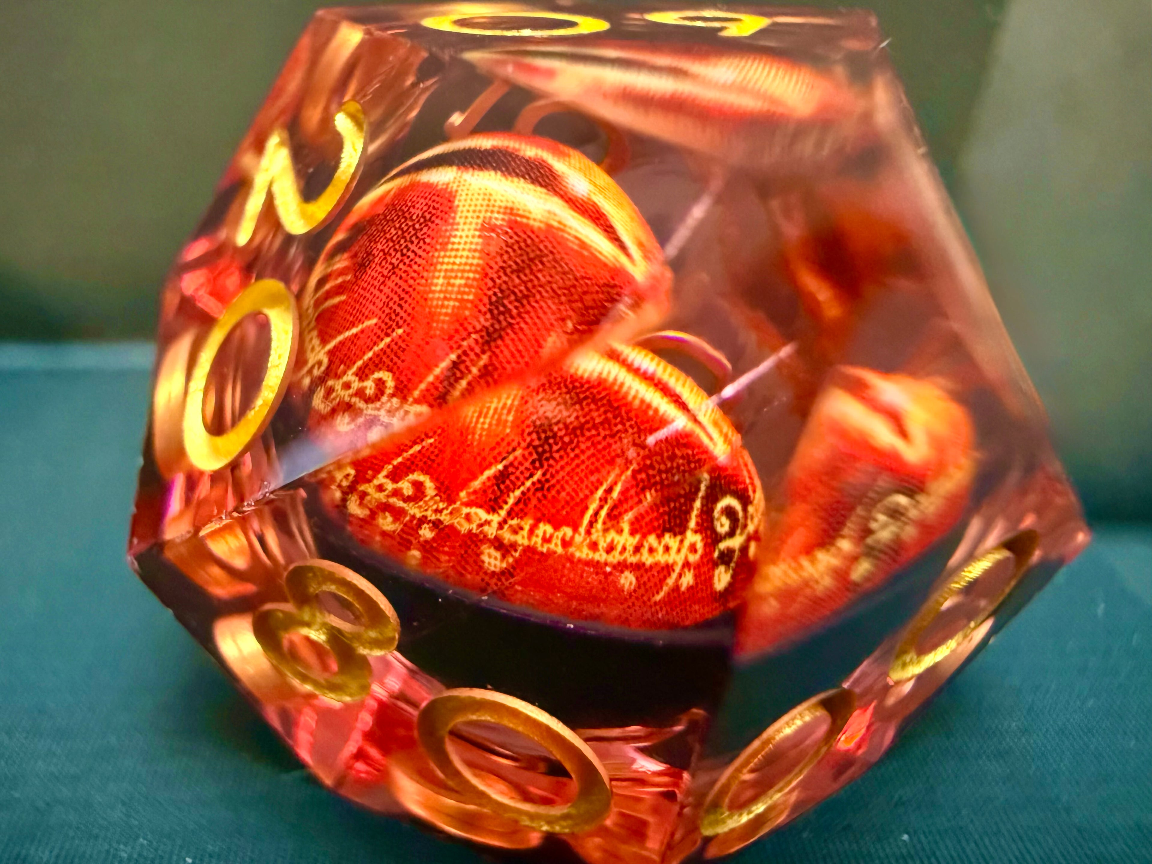 Eye of Sauron Lord of the Rings Red & Gold Dice Set 7PCS