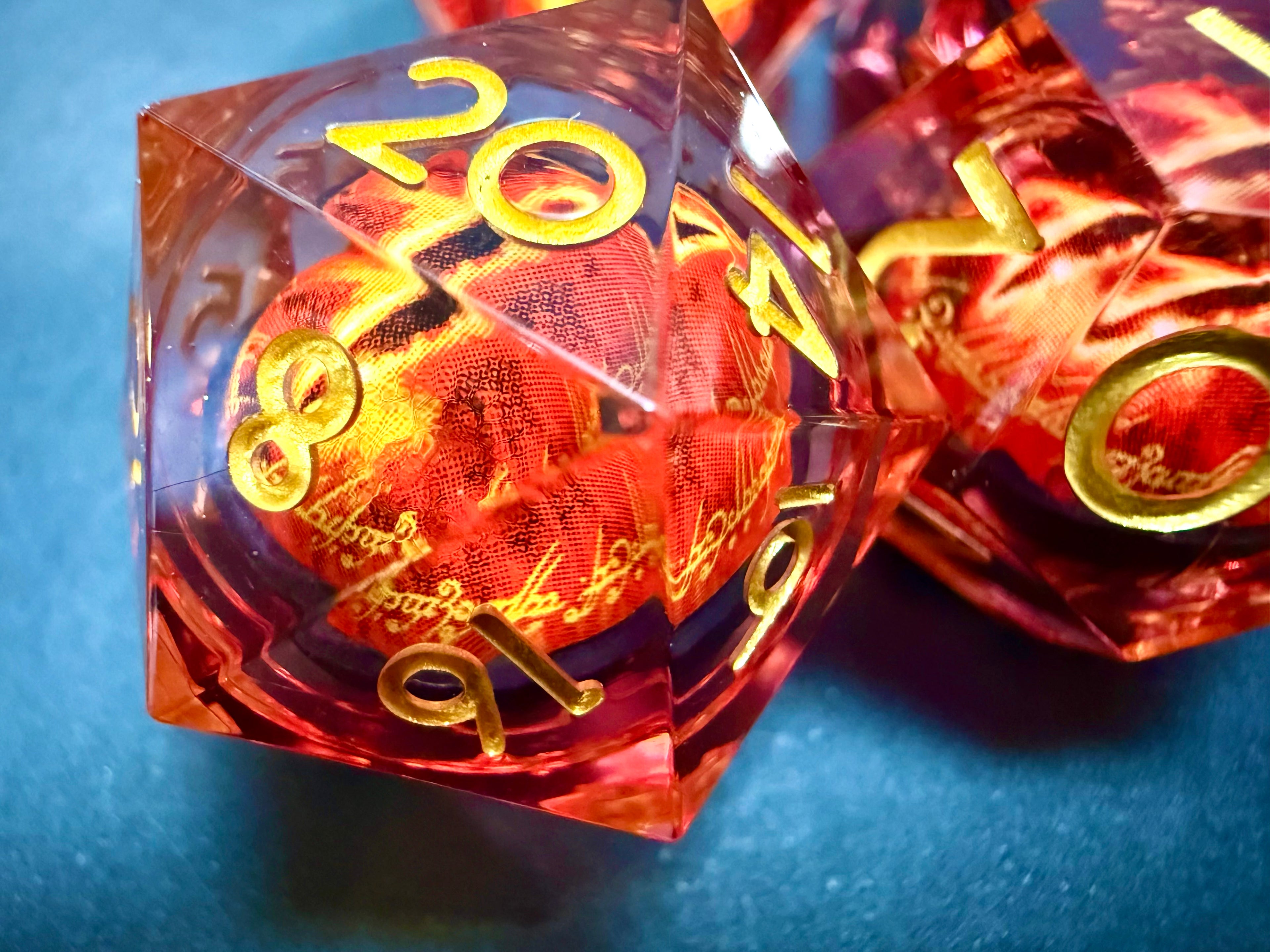 Eye of Sauron Lord of the Rings Red & Gold Dice Set 7PCS