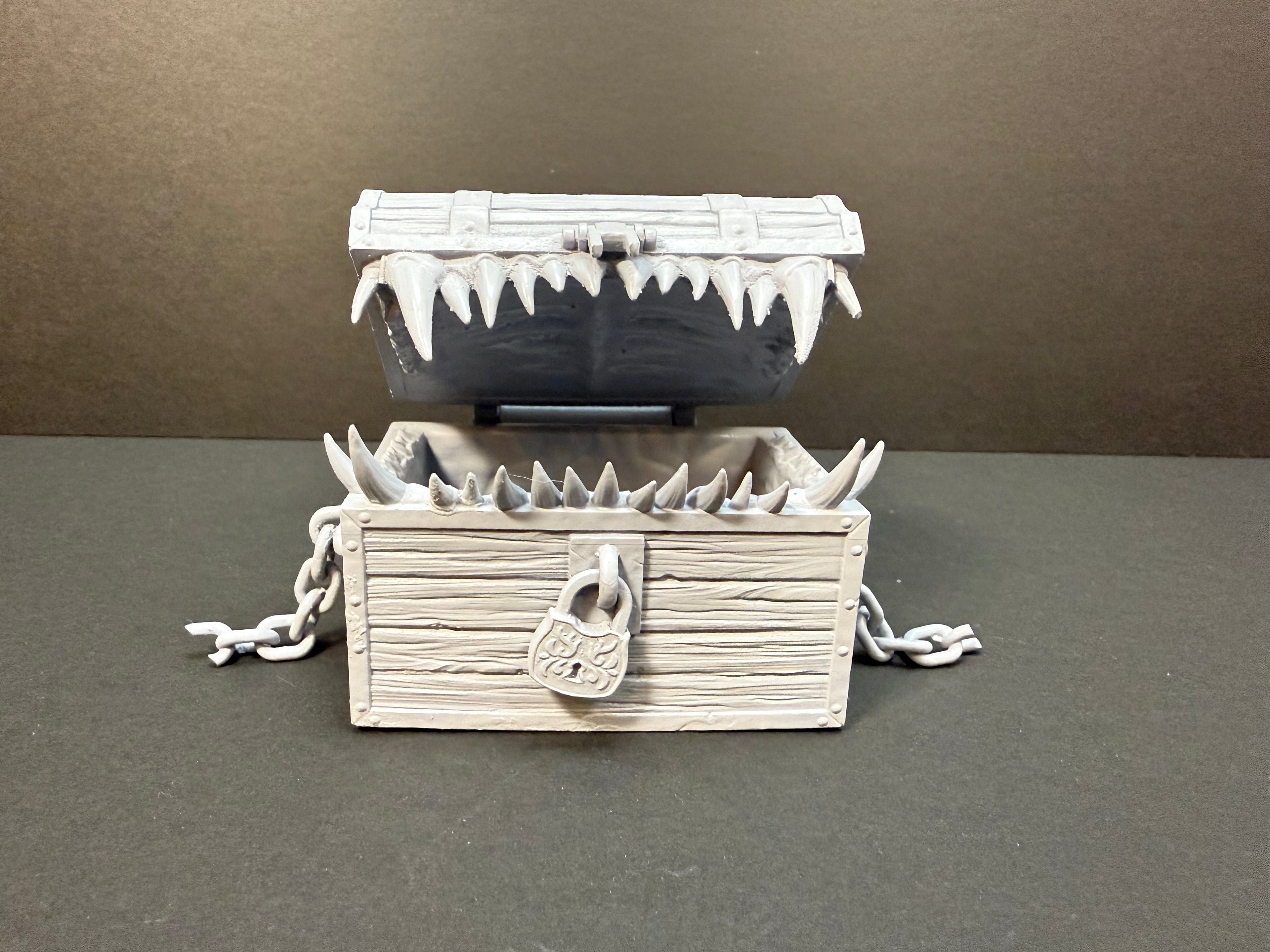 Mimic Hinged Dice Box