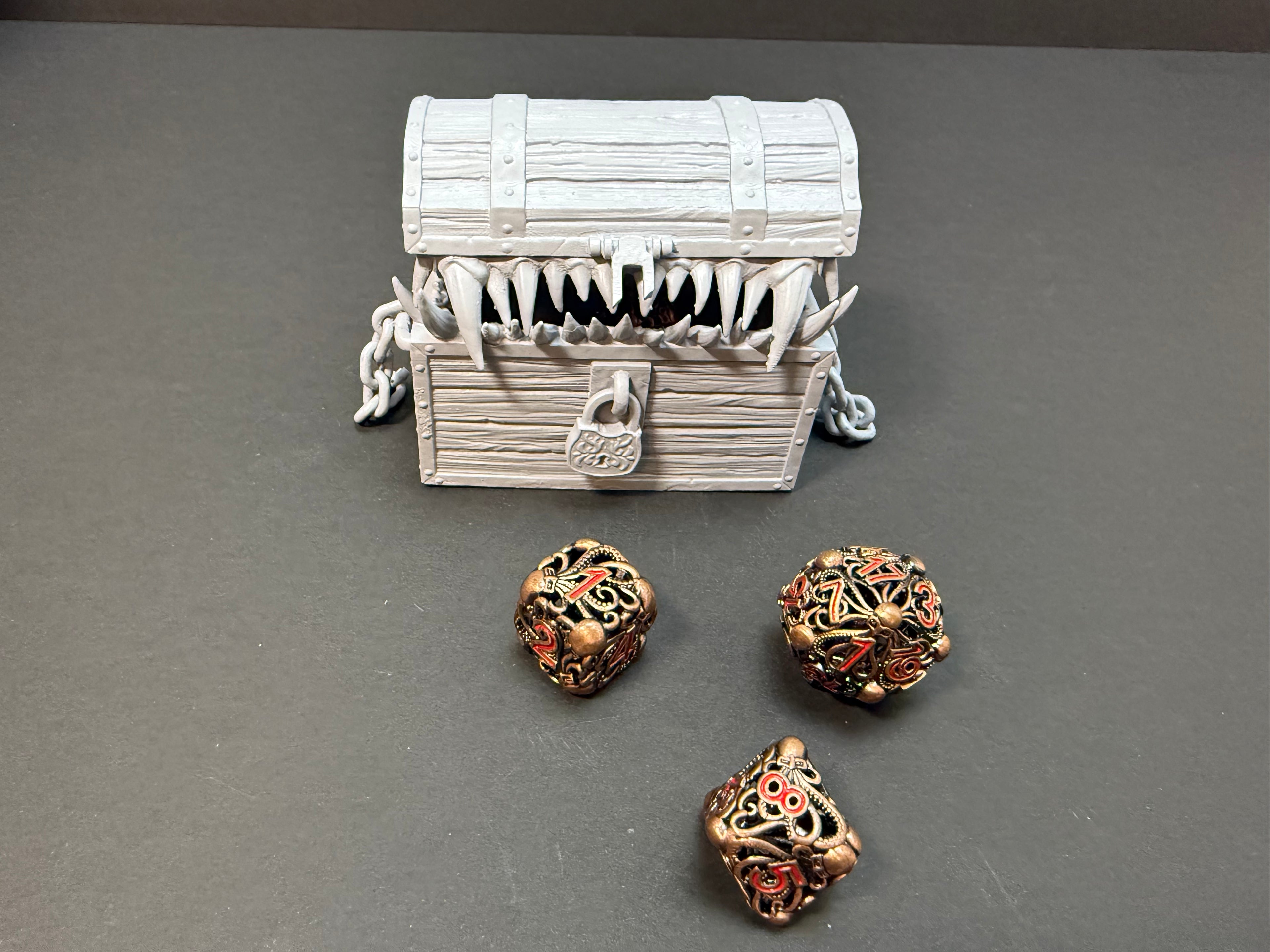 Mimic Hinged Dice Box