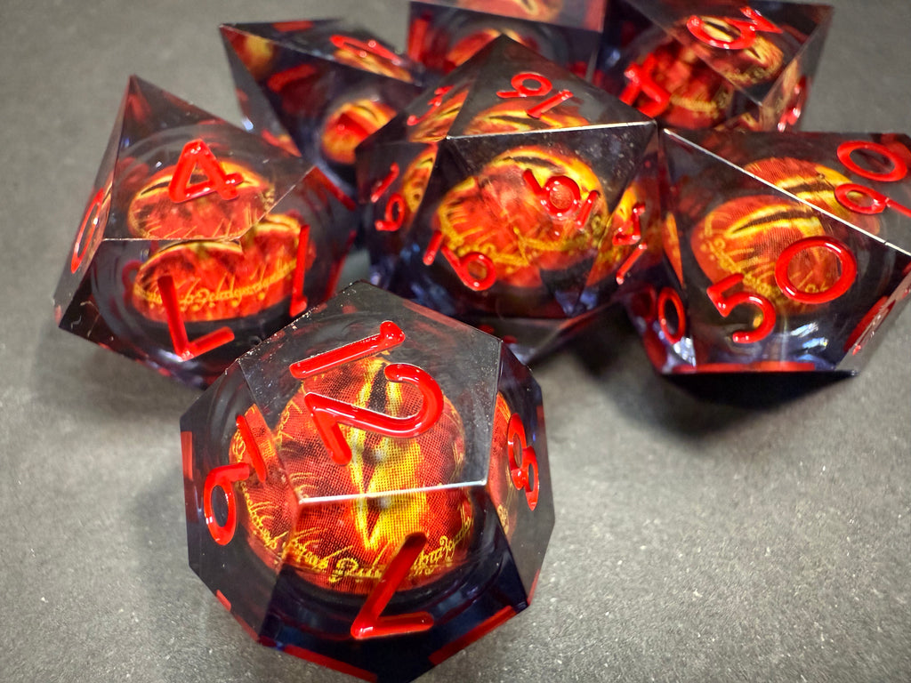Eye of Sauron Lord of the Rings Red & Black Dice Set 7PCS