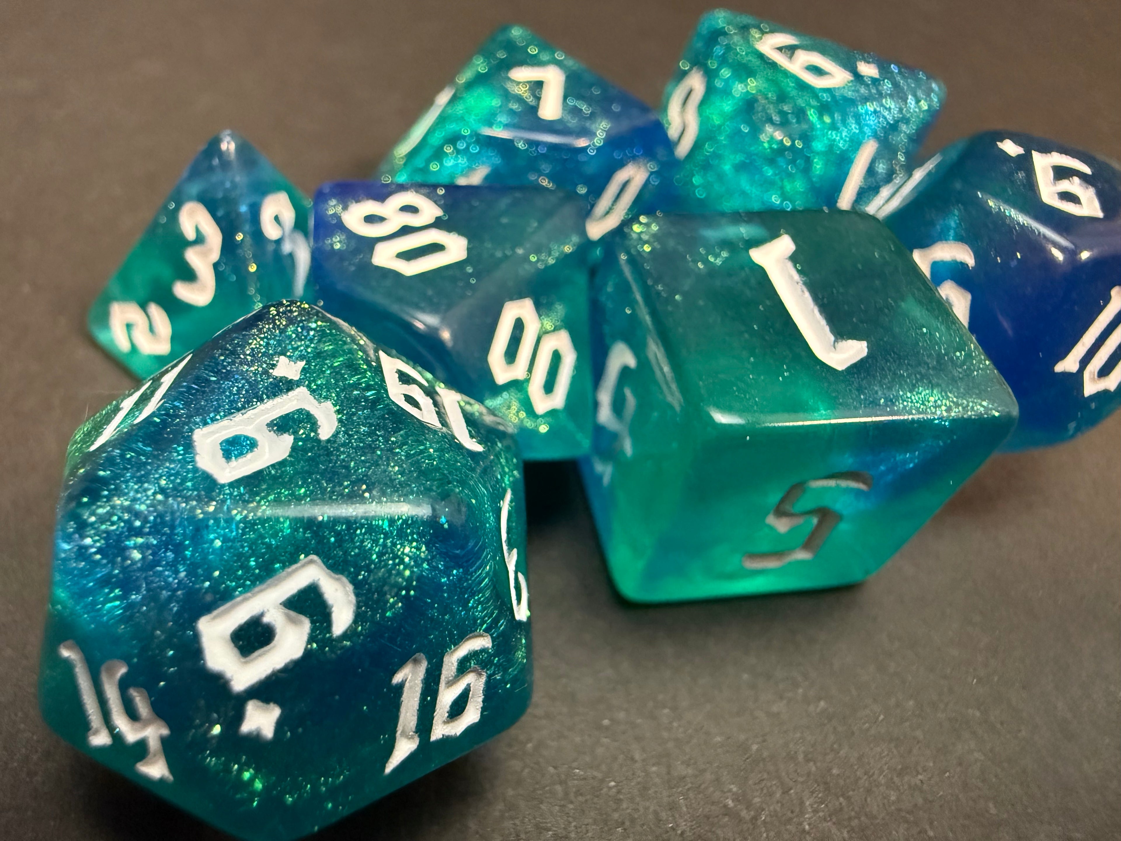Resin Dice Set 7PCS (choice of colours)