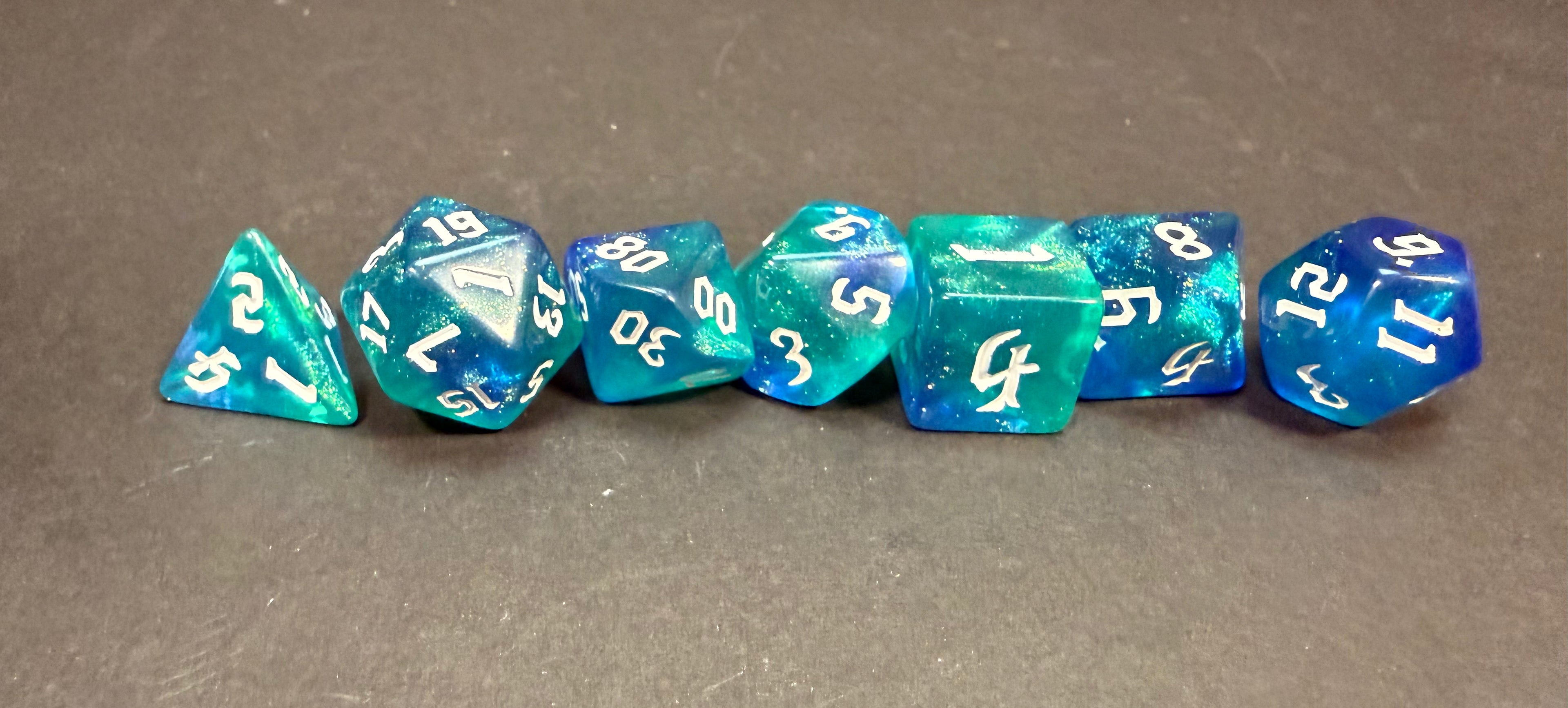 Resin Dice Set 7PCS (choice of colours)