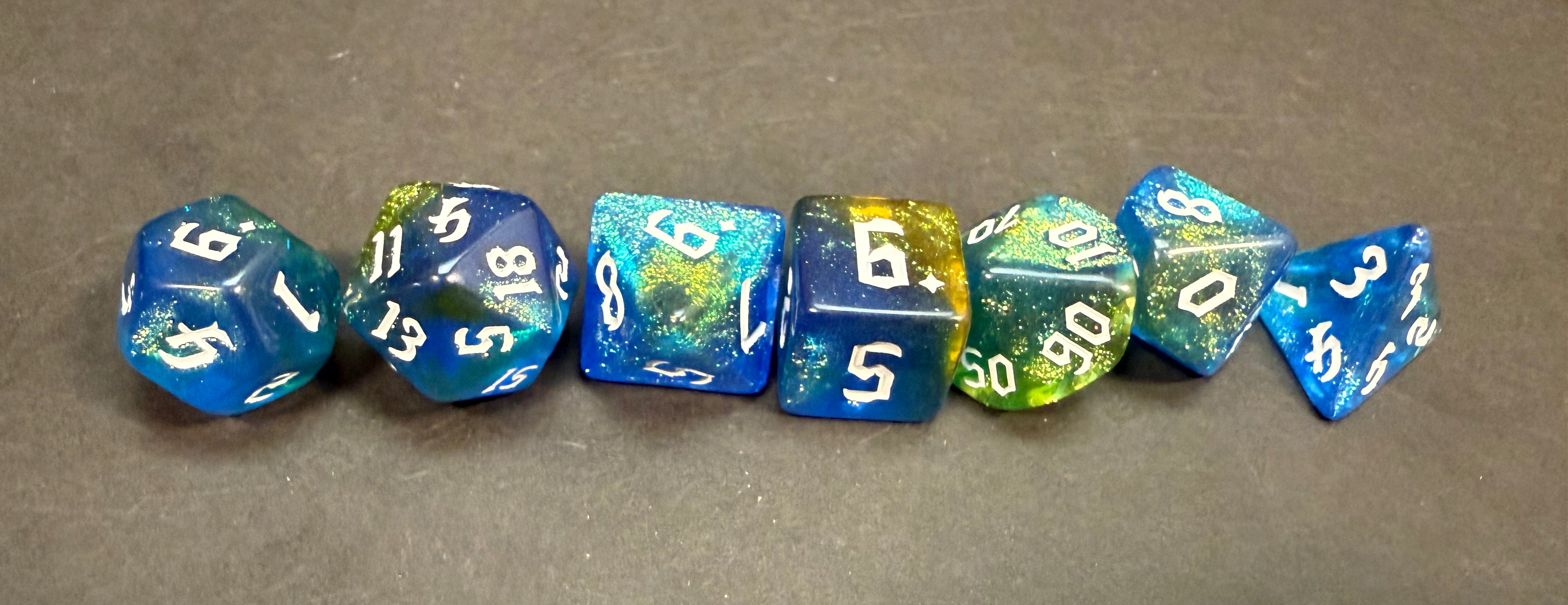 Resin Dice Set 7PCS (choice of colours)