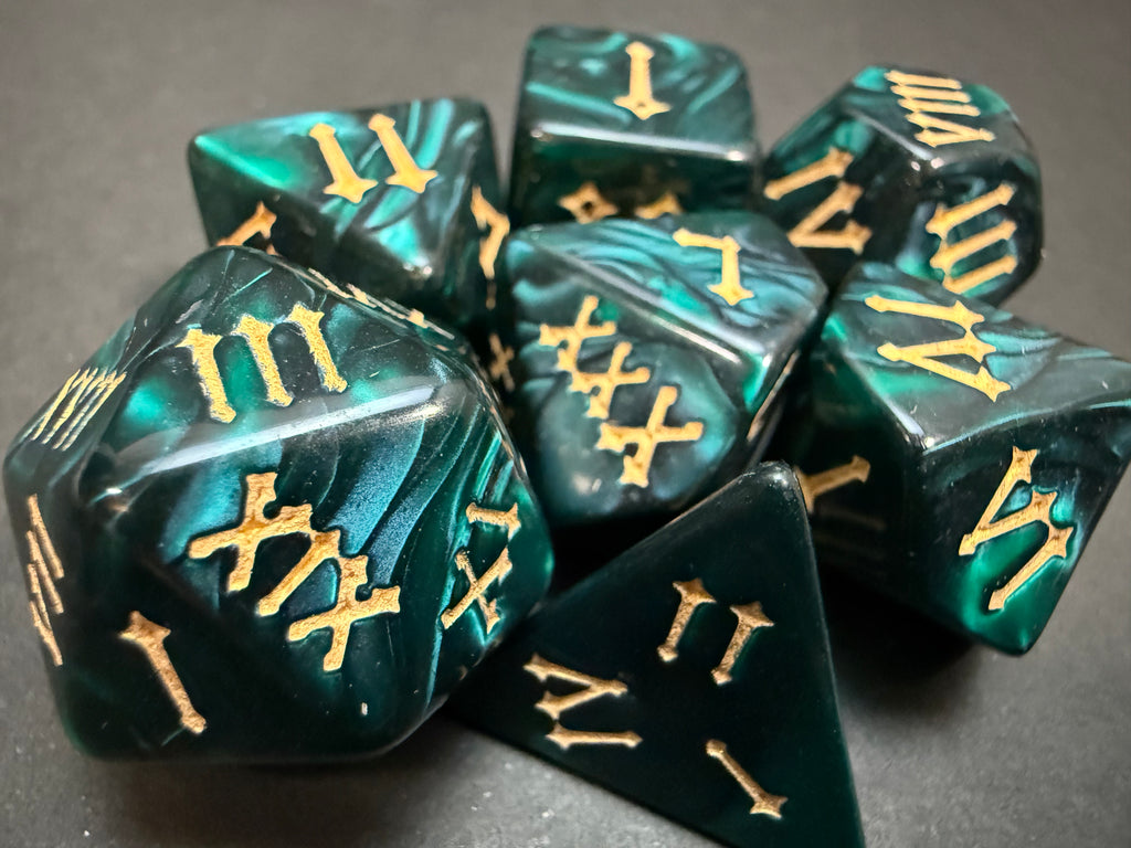 Roman Numerals Dice Set 7PCS (choice of colours)