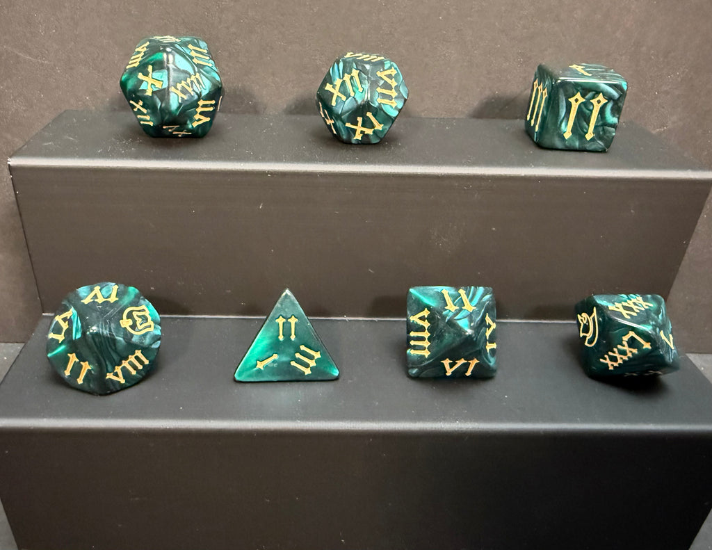 Roman Numerals Dice Set 7PCS (choice of colours)