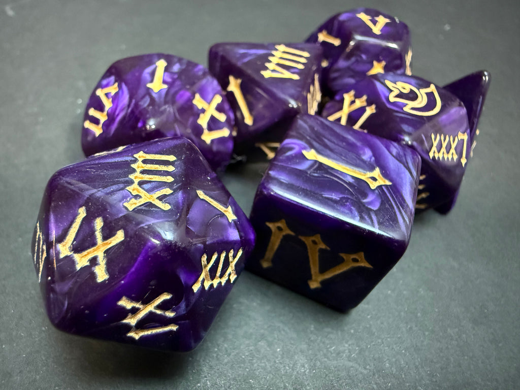 Roman Numerals Dice Set 7PCS (choice of colours)